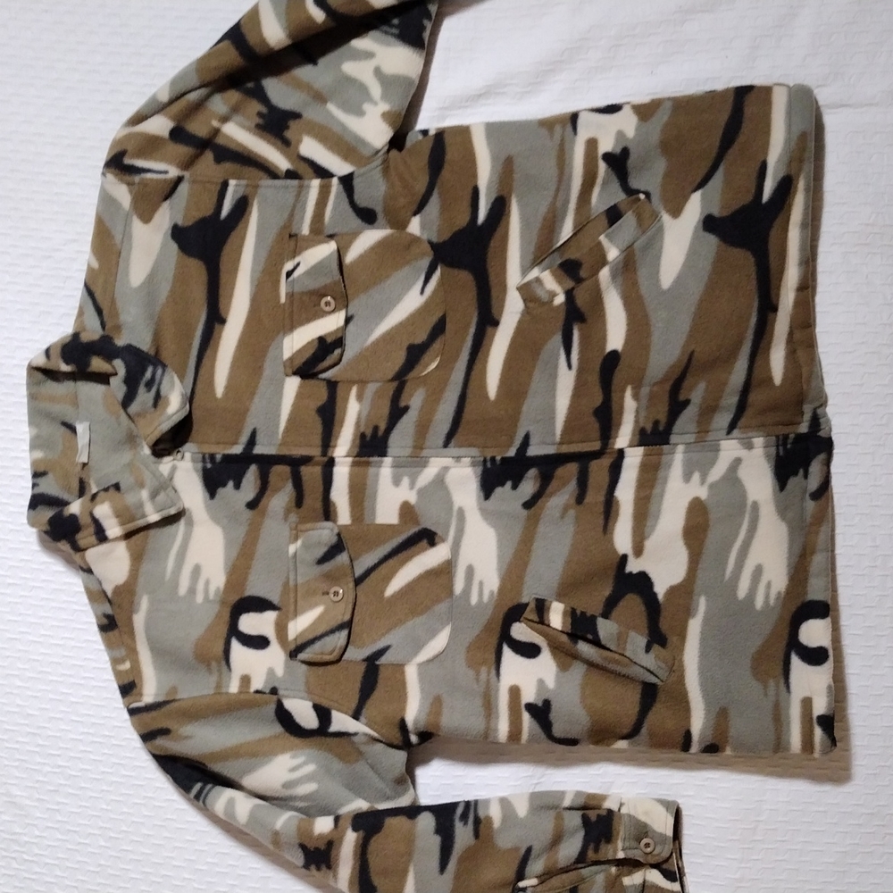 Camouflage fleece-lined full-zip shirt jacket